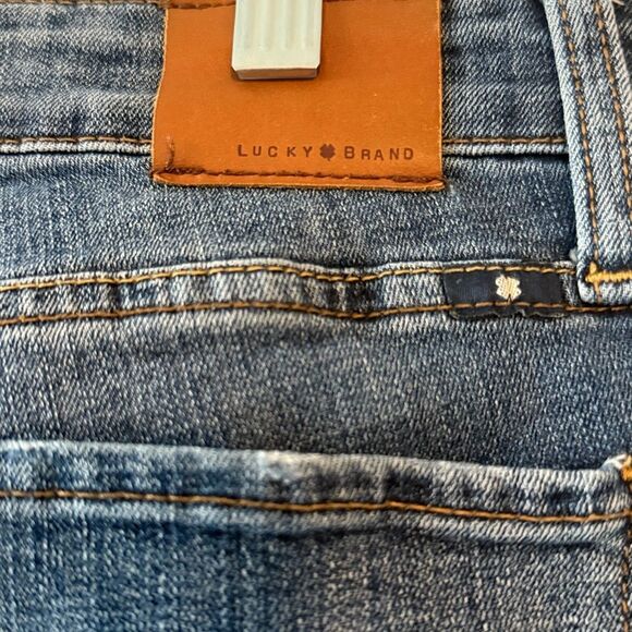 LUCKY BRAND SWEET MIDRISE BOOT CUT MEDIUM WASH SIZE 10 / 30R JEANS ANKLE SHORT - Picture 4 of 10